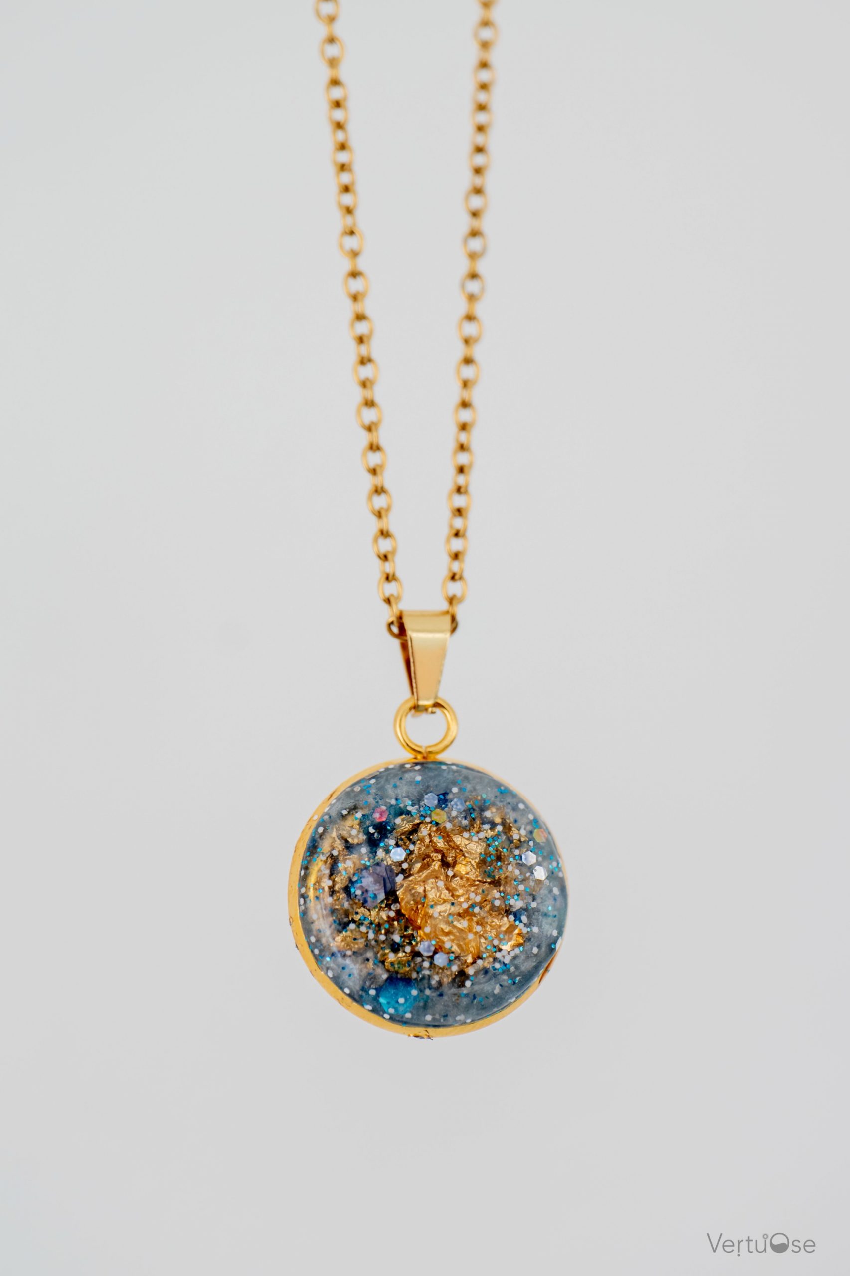 Collier Nébuleuse | Expression de soi & Chakra gorge | doré