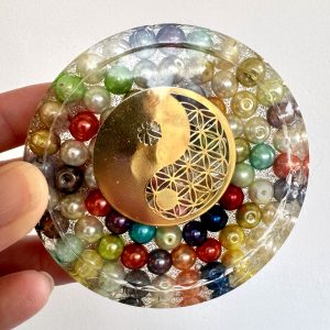 🌈 Plateau de Rechargement Rond – Perles Multicolores & Cristal de Roche