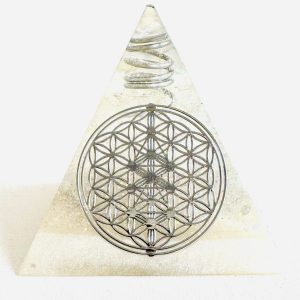 🔺 Pyramide Vibratoire –
Clarté Originelle & Arbre de Vie des Séphiroth | Cristal de roche • Fleur de Vie